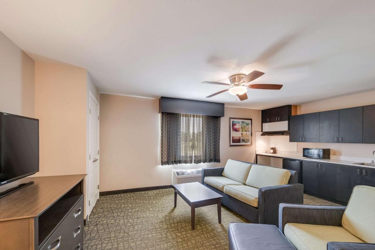 Quality Inn & Suites Ardmore Exterior photo