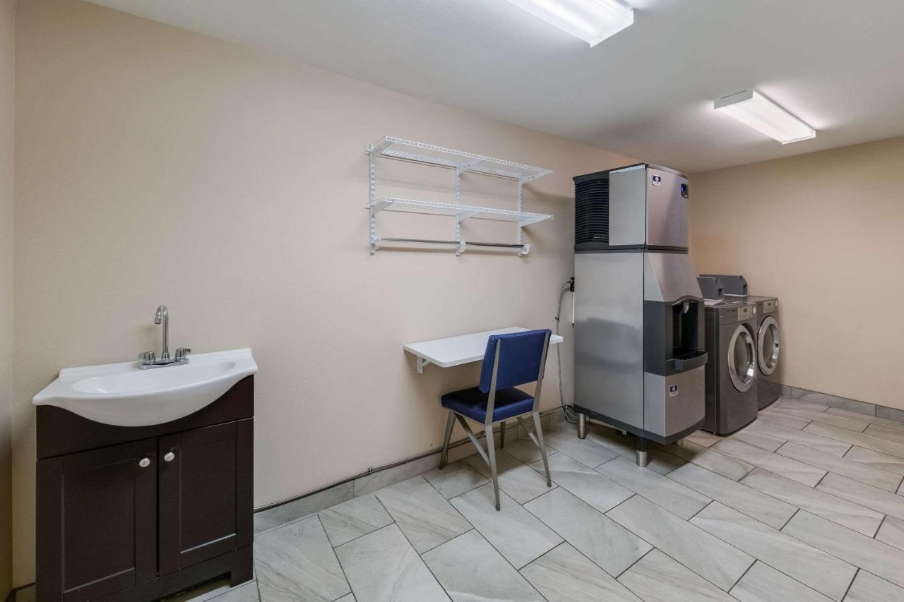 Quality Inn & Suites Ardmore Exterior photo