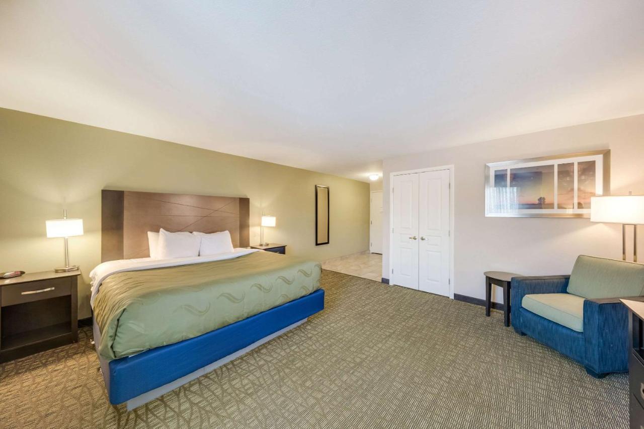 Quality Inn & Suites Ardmore Exterior photo